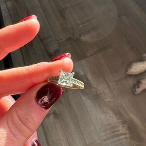 Elegant Gold and Silver Ring Womens Size 8